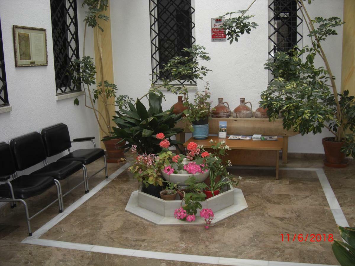 PolicarChez Rose Et Patrick公寓 外观 照片